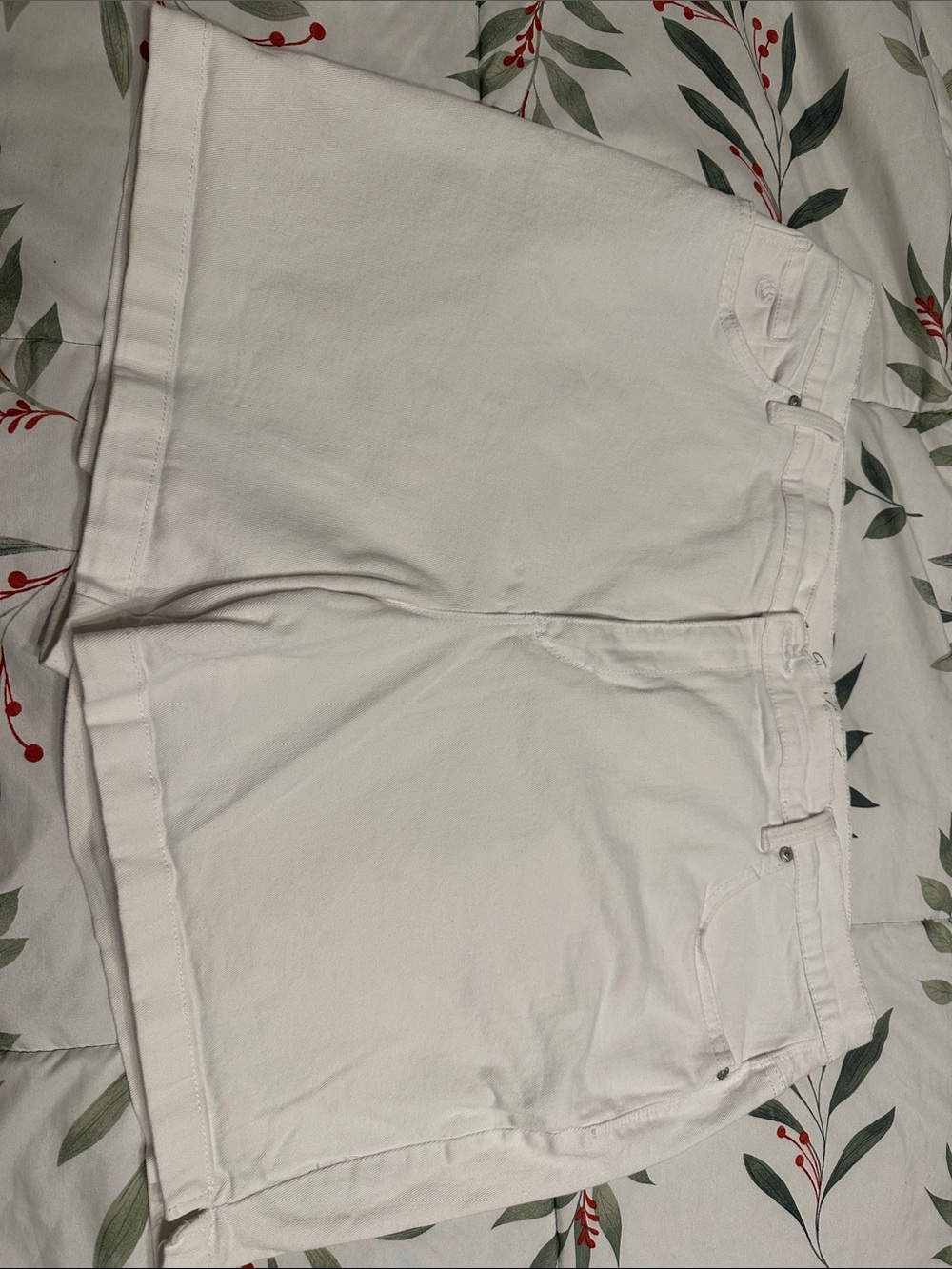 Gloria Vanderbilt “Amanda” white Jean shorts, size 20W. - Picture 5 of 6